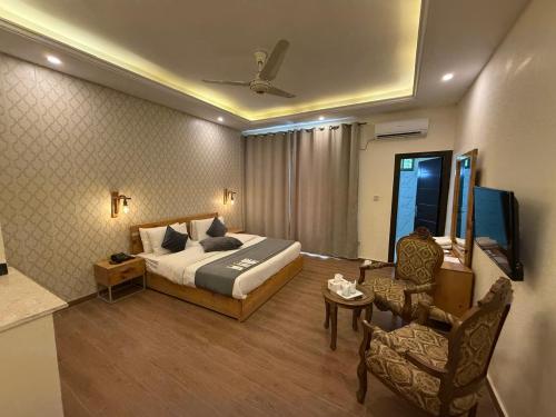 deluxe_king_room_hotel_himalaya_skardu_mo