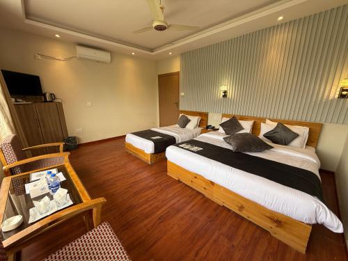 executive_deluxe_room_-hotel_himalaya_skardu_sd