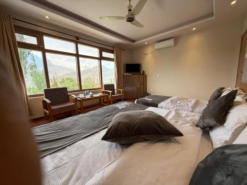 executive_deluxe_room_hotel_himalaya_skardu__d