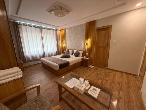 standard_room_-_hotel_hiamalya_skardu_sdsd