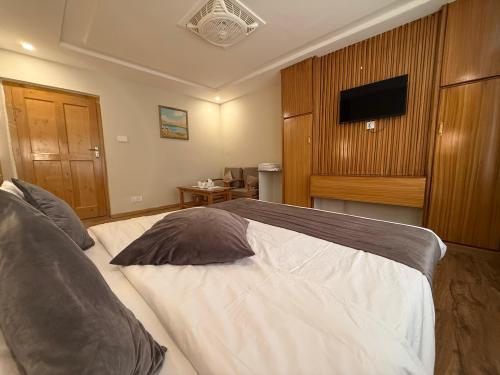 standard_room_-_hotel_hiamalya_skardu_ssssdssd